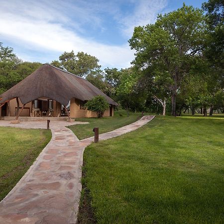 Tuli Safari Lodge Lentswelemoriti Екстер'єр фото