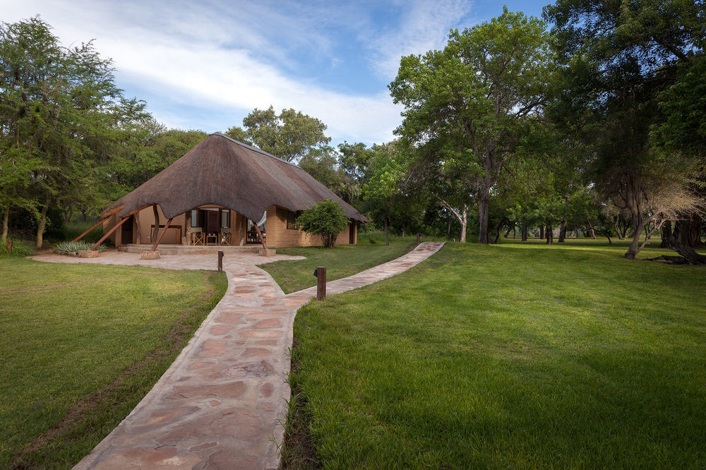 Tuli Safari Lodge Lentswelemoriti Екстер'єр фото
